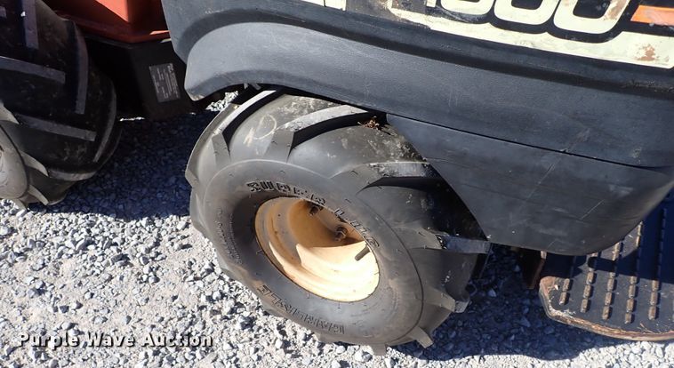 image for item IS9380 2010 Ditch Witch Zahn R300  compact utility loader