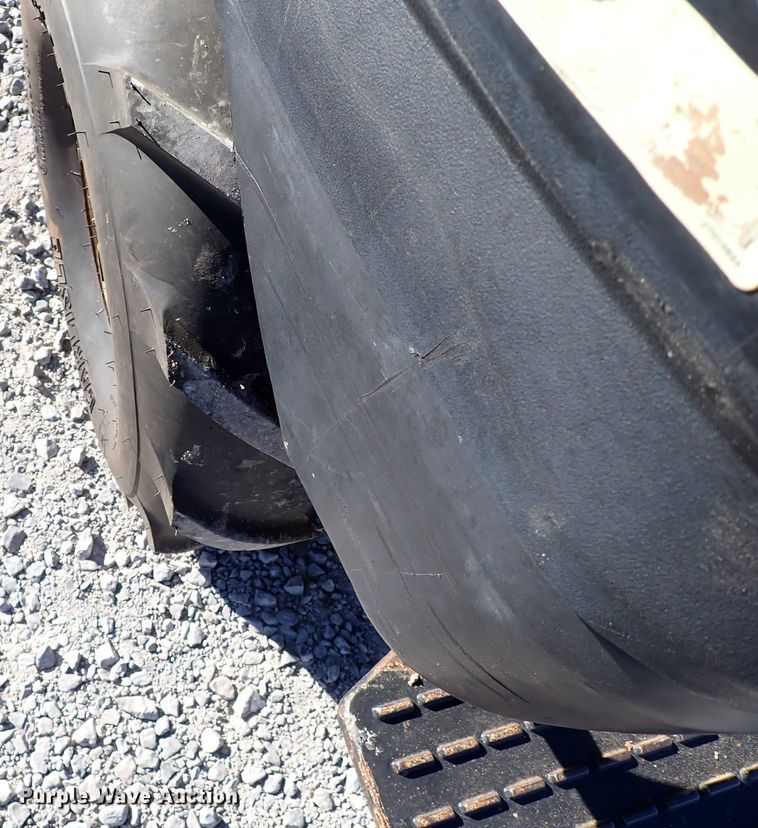 image for item IS9380 2010 Ditch Witch Zahn R300  compact utility loader