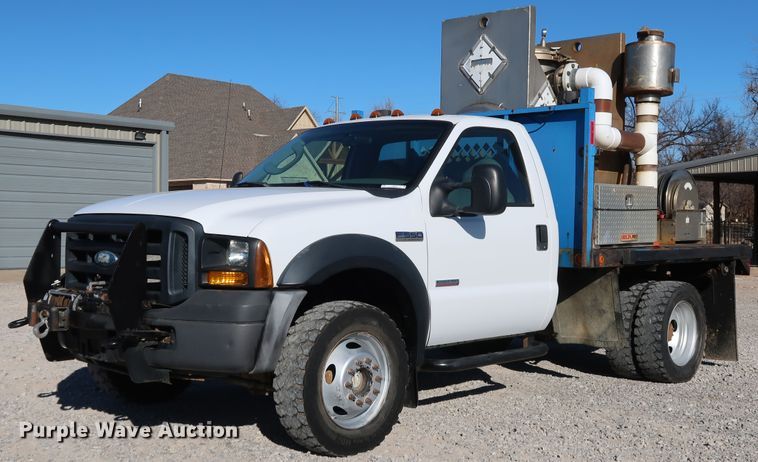 image for item IY9056 2006 Ford F550 Super Duty XL  flatbed truck