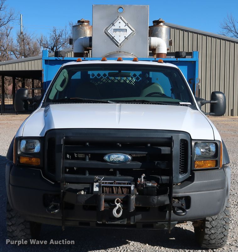 image for item IY9056 2006 Ford F550 Super Duty XL  flatbed truck