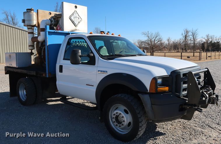 image for item IY9056 2006 Ford F550 Super Duty XL  flatbed truck