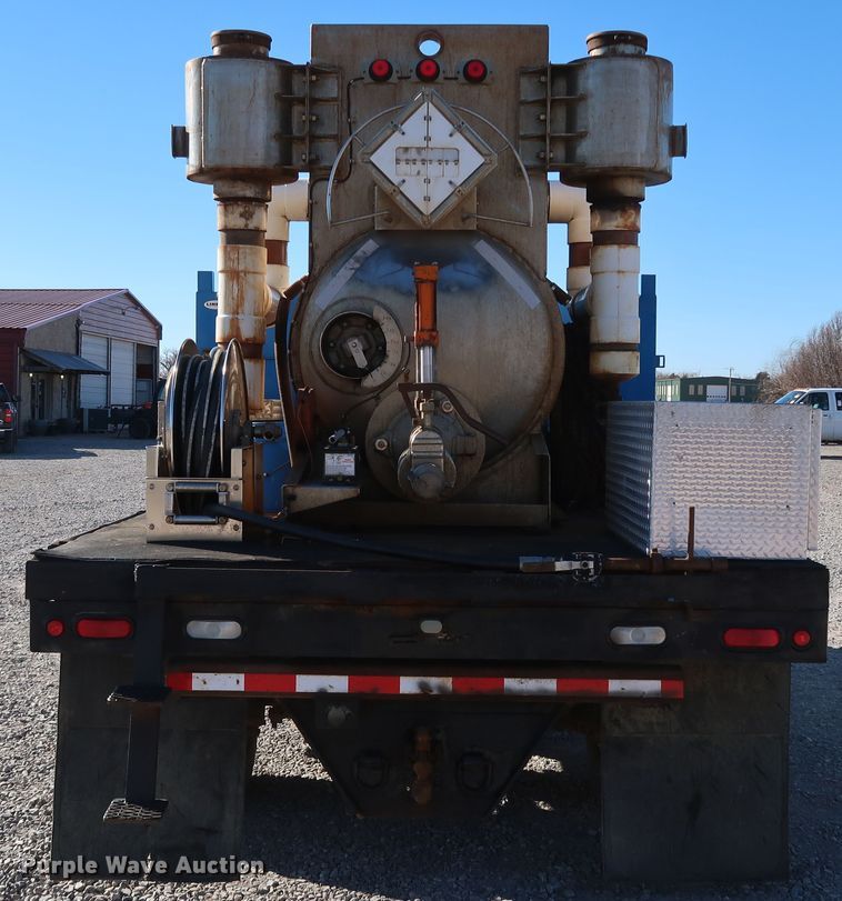 image for item IY9056 2006 Ford F550 Super Duty XL  flatbed truck