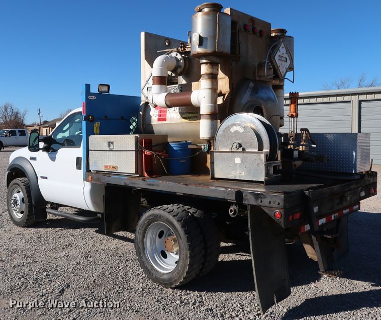 image for item IY9056 2006 Ford F550 Super Duty XL  flatbed truck