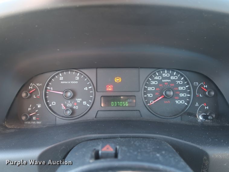 image for item IY9056 2006 Ford F550 Super Duty XL  flatbed truck