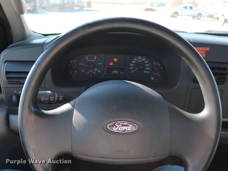 image for item IY9056 2006 Ford F550 Super Duty XL  flatbed truck