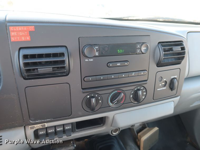 image for item IY9056 2006 Ford F550 Super Duty XL  flatbed truck