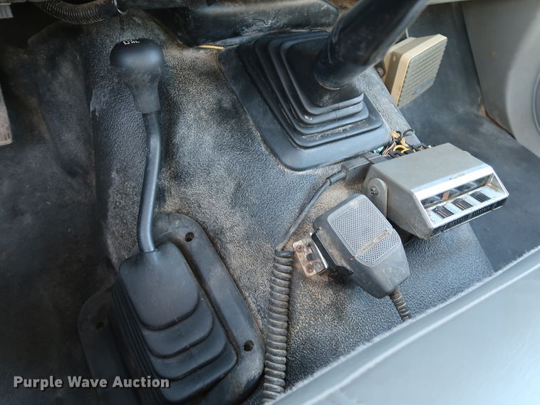 image for item IY9056 2006 Ford F550 Super Duty XL  flatbed truck