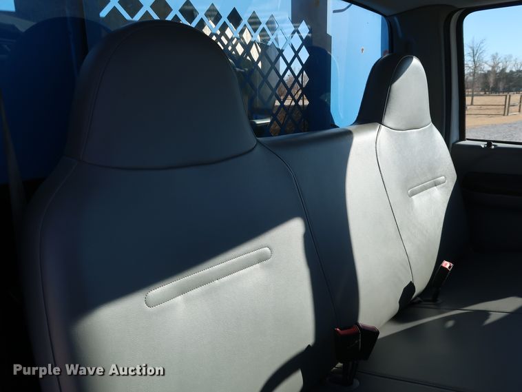 image for item IY9056 2006 Ford F550 Super Duty XL  flatbed truck