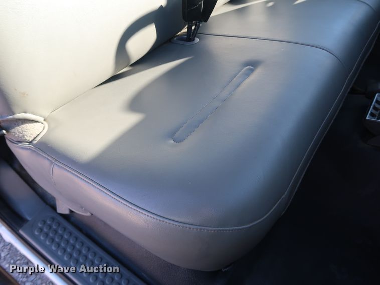 image for item IY9056 2006 Ford F550 Super Duty XL  flatbed truck