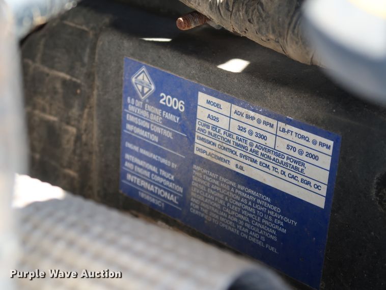 image for item IY9056 2006 Ford F550 Super Duty XL  flatbed truck