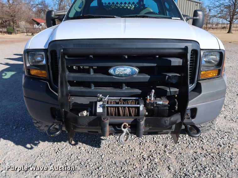 image for item IY9056 2006 Ford F550 Super Duty XL  flatbed truck