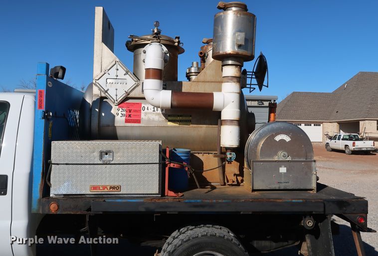 image for item IY9056 2006 Ford F550 Super Duty XL  flatbed truck