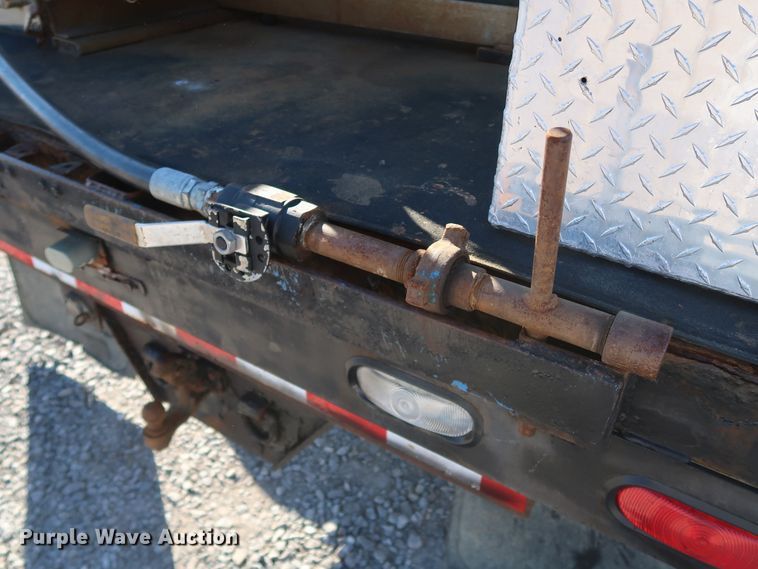 image for item IY9056 2006 Ford F550 Super Duty XL  flatbed truck