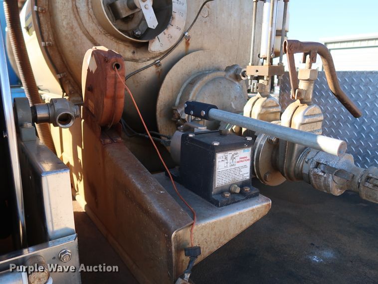 image for item IY9056 2006 Ford F550 Super Duty XL  flatbed truck