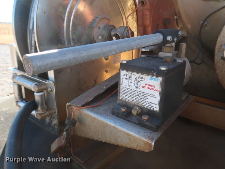 image for item IY9056 2006 Ford F550 Super Duty XL  flatbed truck