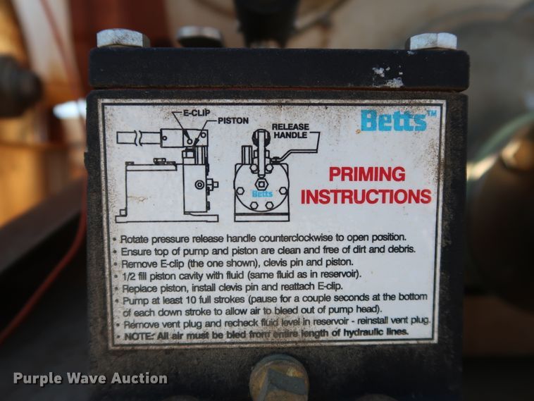 image for item IY9056 2006 Ford F550 Super Duty XL  flatbed truck