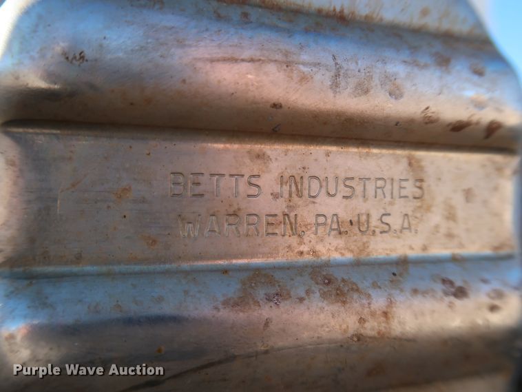 image for item IY9056 2006 Ford F550 Super Duty XL  flatbed truck