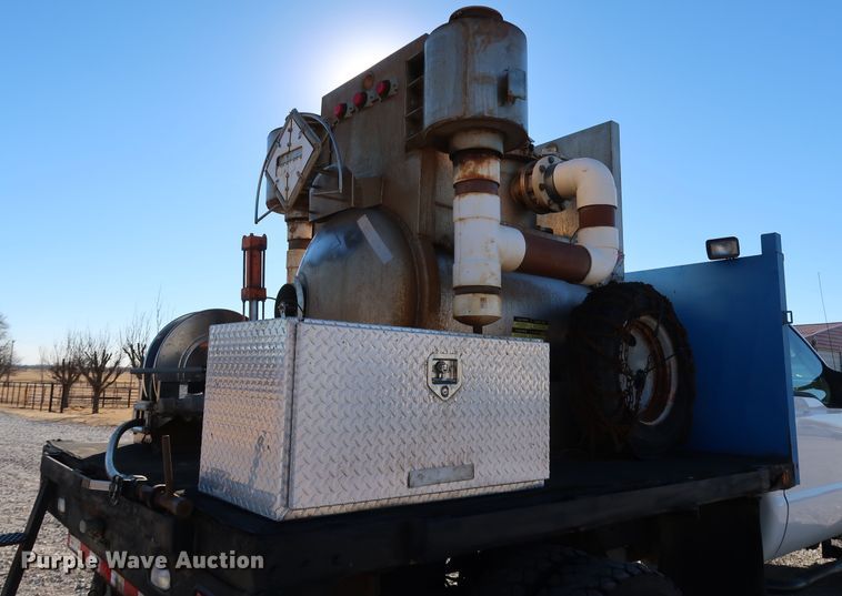 image for item IY9056 2006 Ford F550 Super Duty XL  flatbed truck