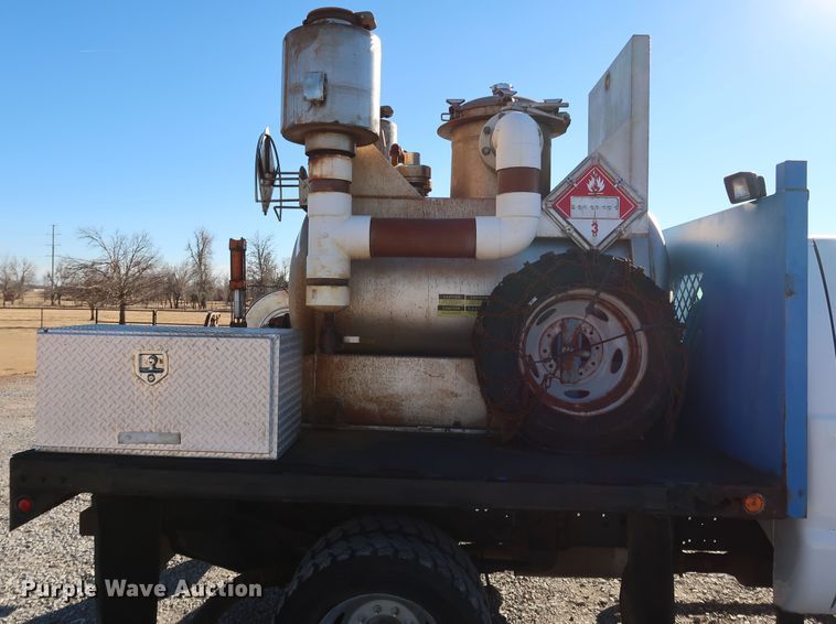 image for item IY9056 2006 Ford F550 Super Duty XL  flatbed truck