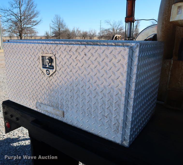 image for item IY9056 2006 Ford F550 Super Duty XL  flatbed truck