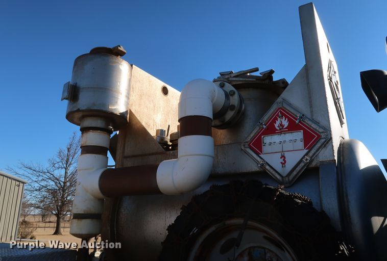 image for item IY9056 2006 Ford F550 Super Duty XL  flatbed truck