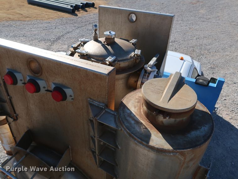 image for item IY9056 2006 Ford F550 Super Duty XL  flatbed truck