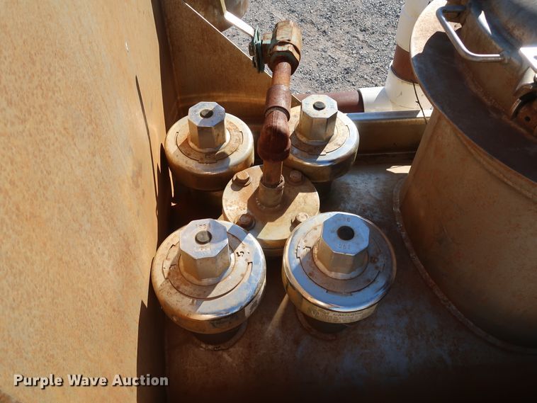 image for item IY9056 2006 Ford F550 Super Duty XL  flatbed truck