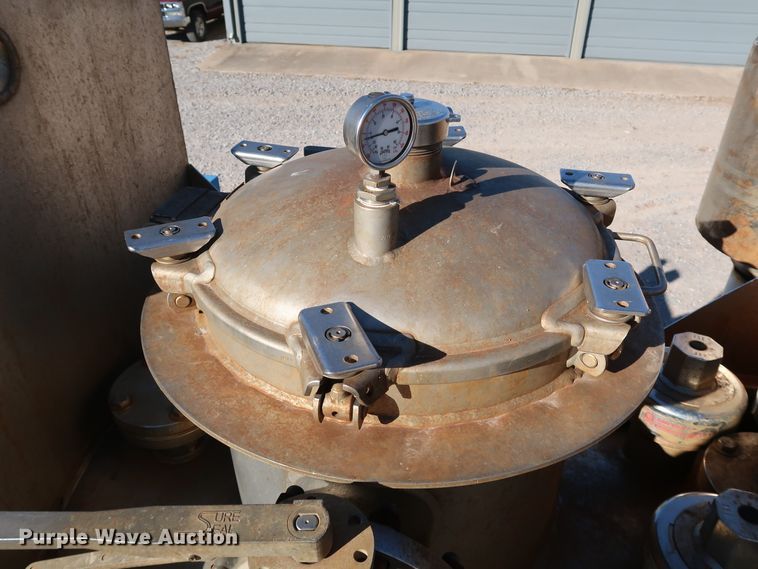 image for item IY9056 2006 Ford F550 Super Duty XL  flatbed truck