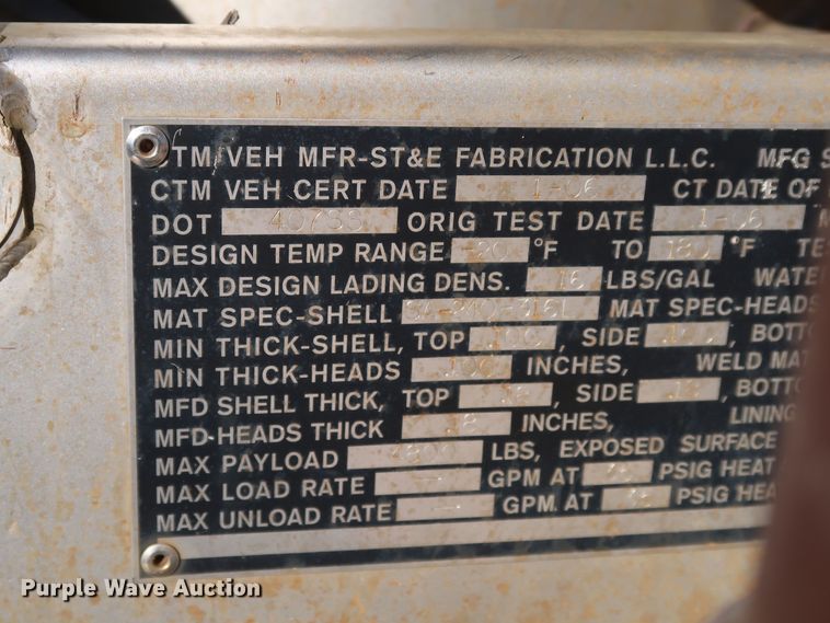 image for item IY9056 2006 Ford F550 Super Duty XL  flatbed truck