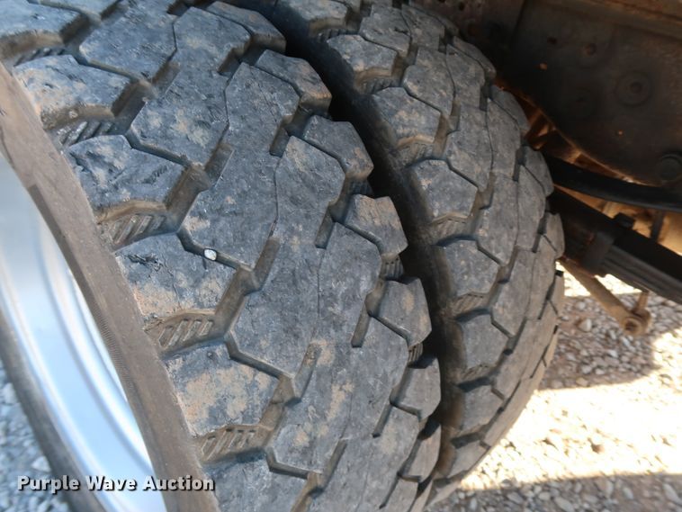 image for item IY9056 2006 Ford F550 Super Duty XL  flatbed truck