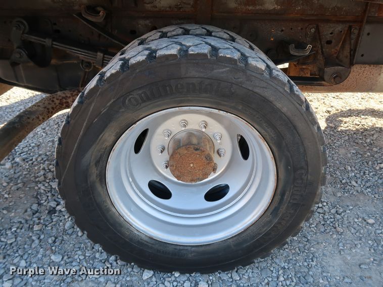 image for item IY9056 2006 Ford F550 Super Duty XL  flatbed truck