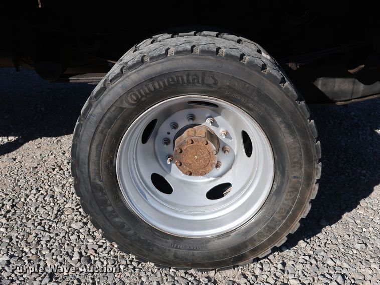 image for item IY9056 2006 Ford F550 Super Duty XL  flatbed truck