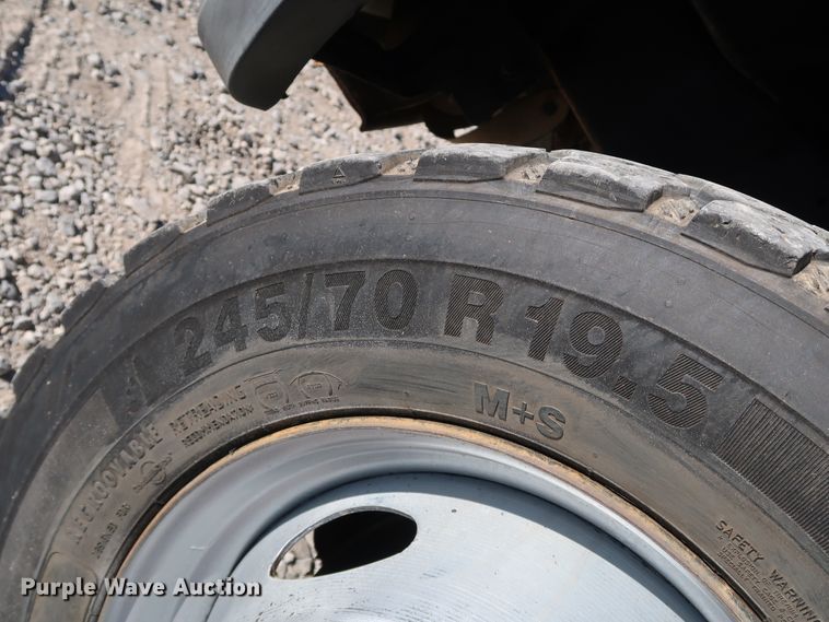 image for item IY9056 2006 Ford F550 Super Duty XL  flatbed truck