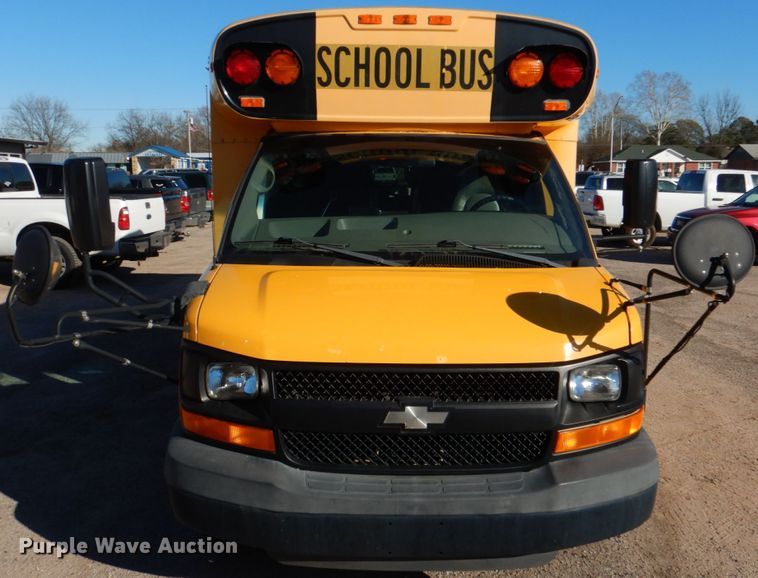 image for item JD9460 2009 Chevrolet Express 3500  school bus