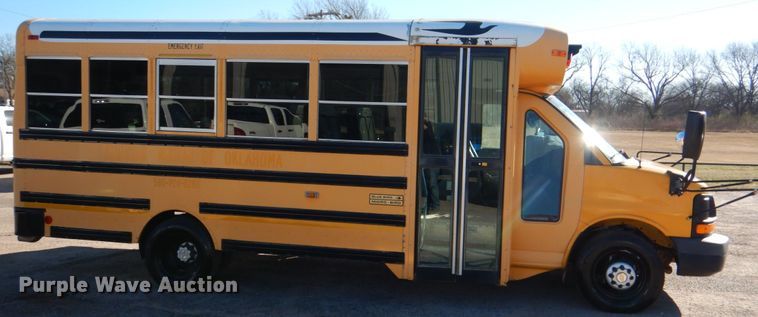 image for item JD9460 2009 Chevrolet Express 3500  school bus