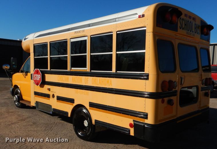 image for item JD9460 2009 Chevrolet Express 3500  school bus
