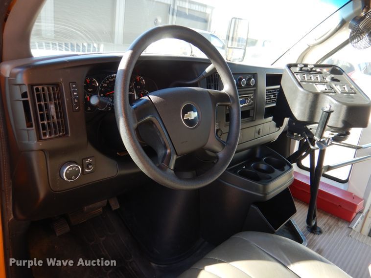 image for item JD9460 2009 Chevrolet Express 3500  school bus