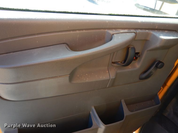 image for item JD9460 2009 Chevrolet Express 3500  school bus