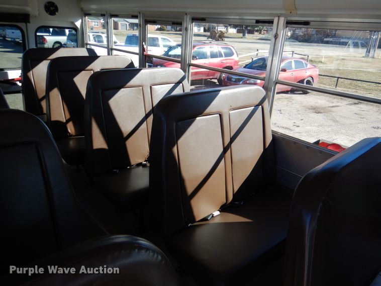 image for item JD9460 2009 Chevrolet Express 3500  school bus