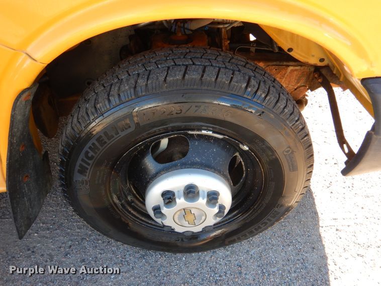 image for item JD9460 2009 Chevrolet Express 3500  school bus