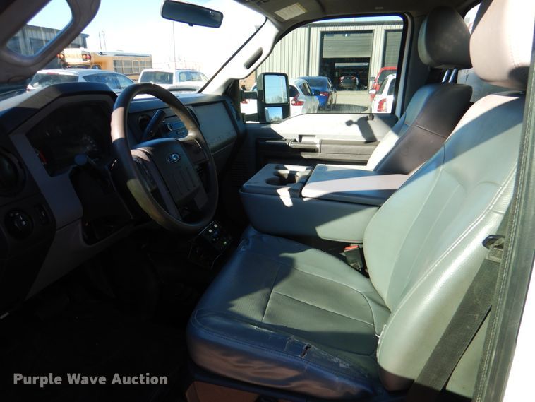 image for item JD9461 2012 Ford F550 Super Duty XL  utility / service truck