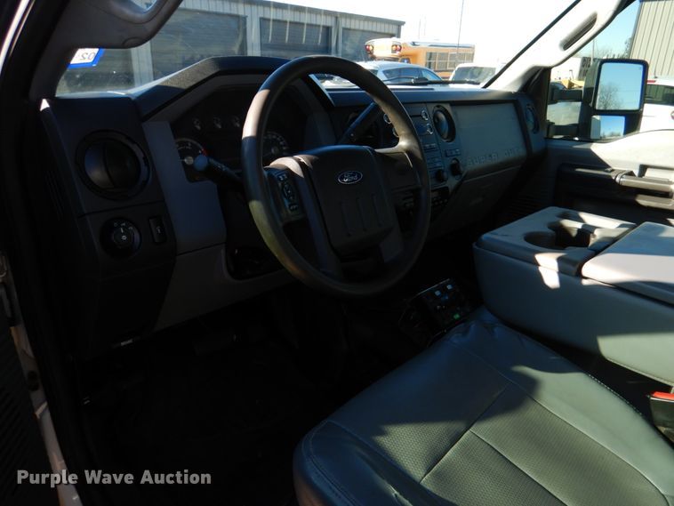 image for item JD9461 2012 Ford F550 Super Duty XL  utility / service truck