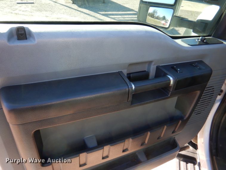 image for item JD9461 2012 Ford F550 Super Duty XL  utility / service truck