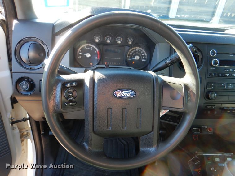 image for item JD9461 2012 Ford F550 Super Duty XL  utility / service truck