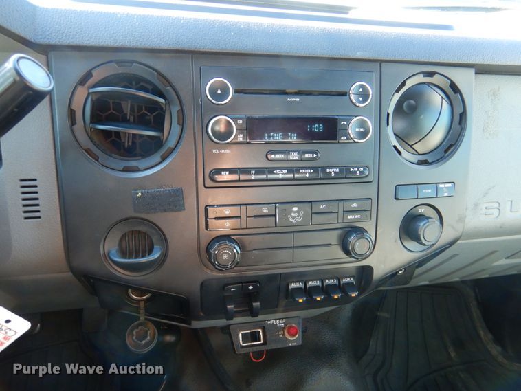 image for item JD9461 2012 Ford F550 Super Duty XL  utility / service truck