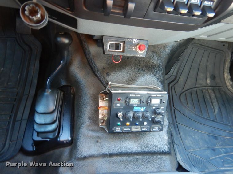 image for item JD9461 2012 Ford F550 Super Duty XL  utility / service truck