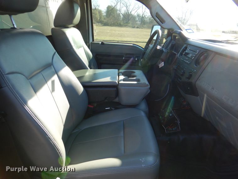 image for item JD9461 2012 Ford F550 Super Duty XL  utility / service truck