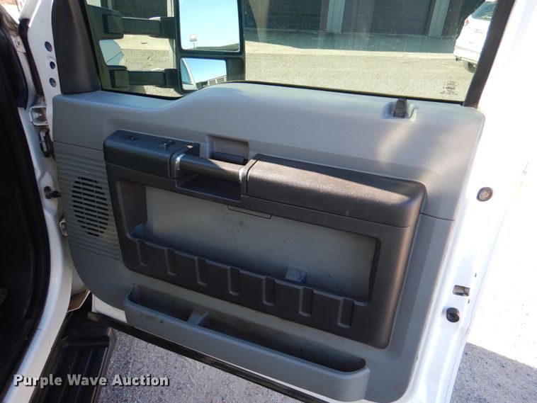 image for item JD9461 2012 Ford F550 Super Duty XL  utility / service truck