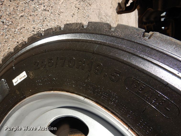 image for item JD9461 2012 Ford F550 Super Duty XL  utility / service truck