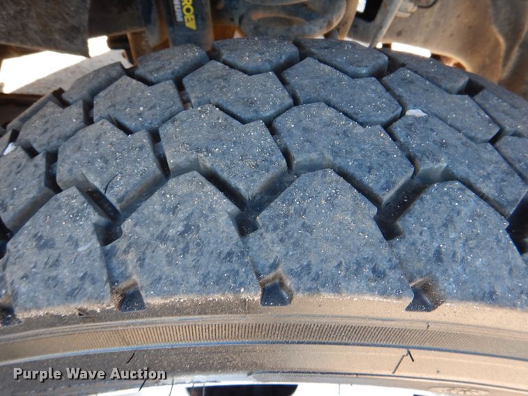 image for item JD9461 2012 Ford F550 Super Duty XL  utility / service truck